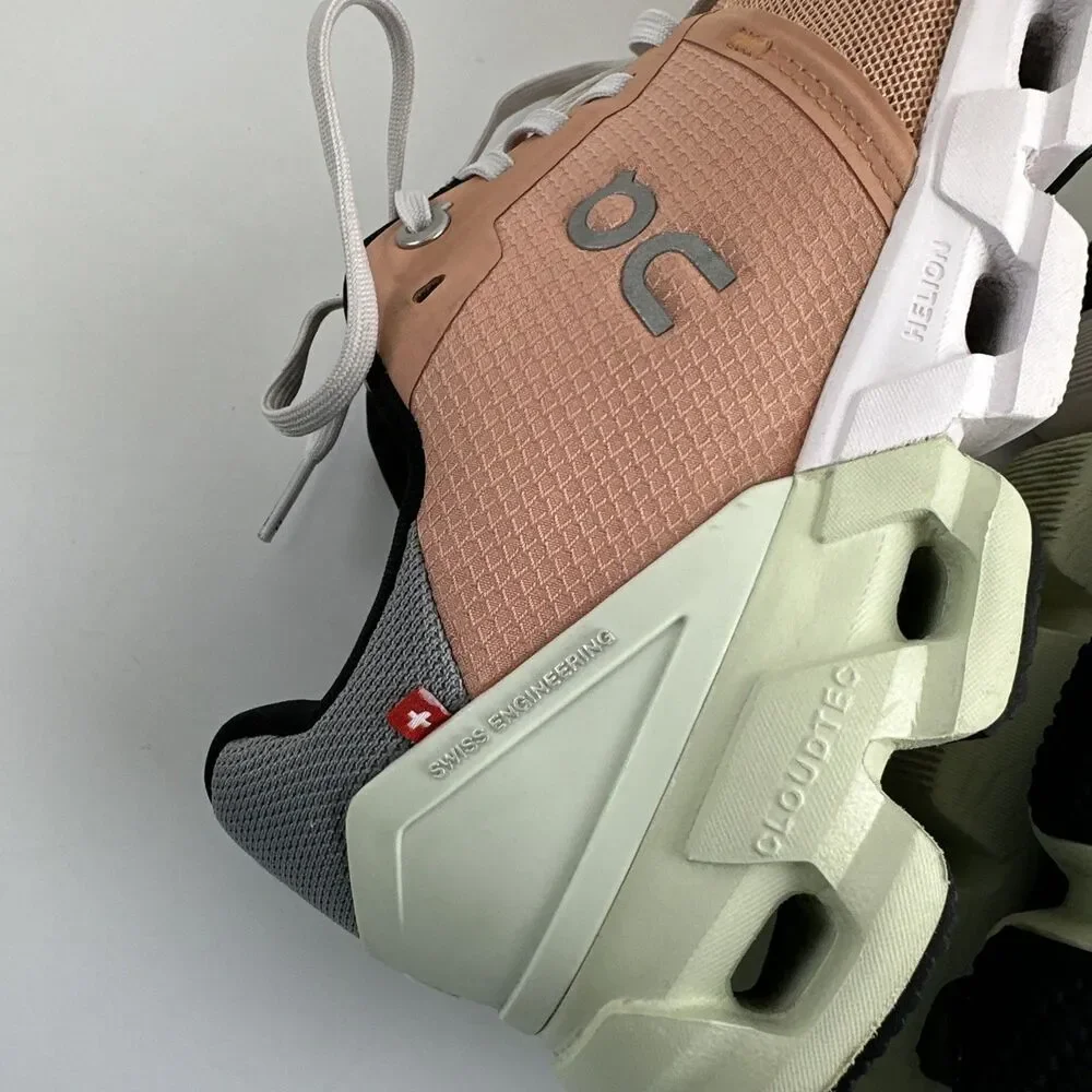 On Running Cloudflyer 4 Sneaker Peach‎ Aloe Swiss Performance Comfort Womens 8.5